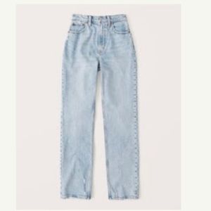 Abercrombie Curve Love ultra Highrise 90’s Straight Jean Light Wash